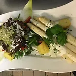 Guest house Und Restaurant -gasthaus Zur Pfalz