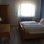 Und Restaurant -gasthaus Zur Pfalz Guest house Hockenheim