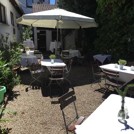 Und Restaurant -gasthaus Zur Pfalz Guest house