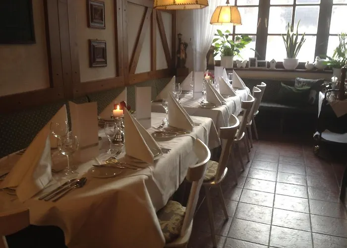 Vendégház Und Restaurant -gasthaus Zur Pfalz