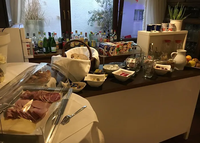 Und Restaurant -gasthaus Zur Pfalz 3* Hockenheim